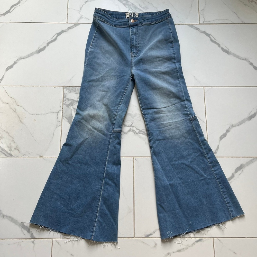 WE THE FREE PEOPLE Just Float On Flare Jeans Sz 28 Vintage Wash